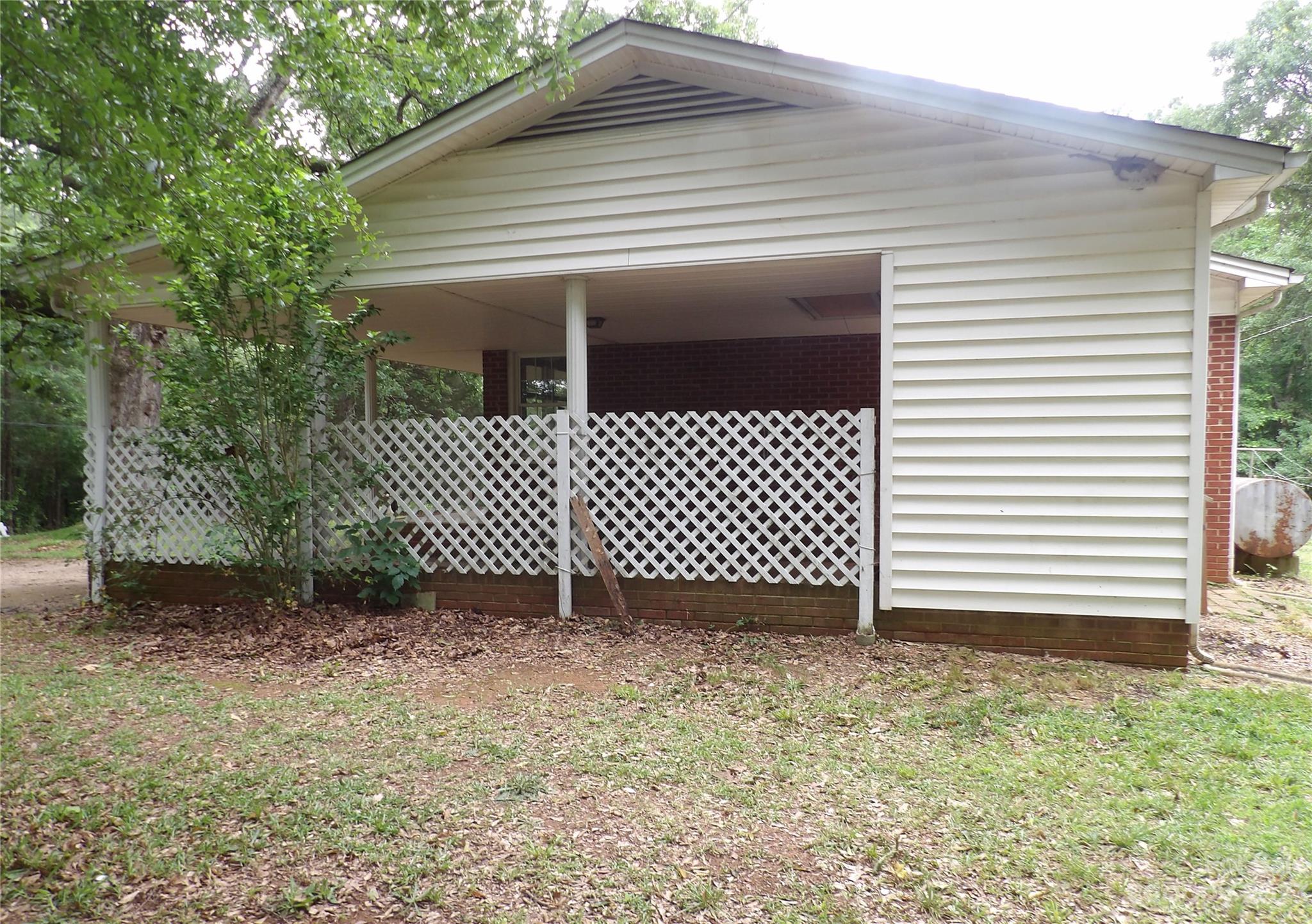 660 Faith Street Lancaster, SC 29720 - Photo 10 of 23 a backyard of a house