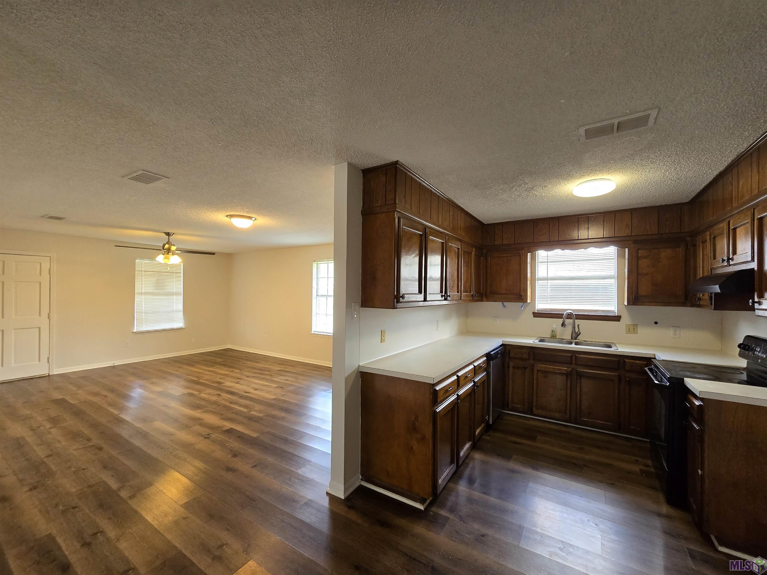 8933 Baronne Drive Baton Rouge, LA 70810 - Photo 3 of 13