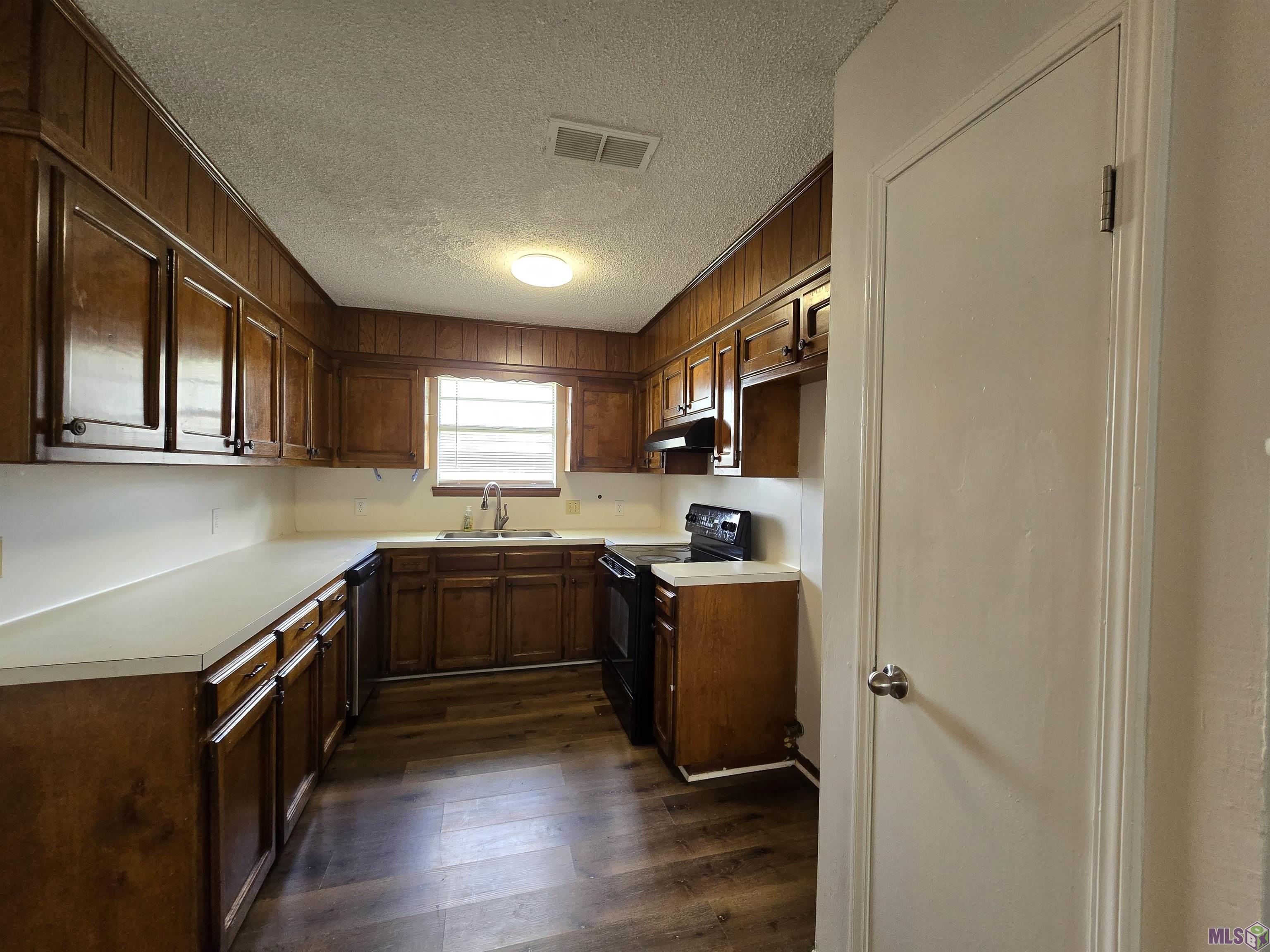 8933 Baronne Drive Baton Rouge, LA 70810 - Photo 4 of 13