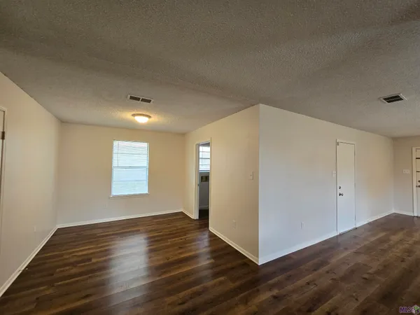 $1,500 | 8933 Baronne Drive, Baton Rouge, LA 70810