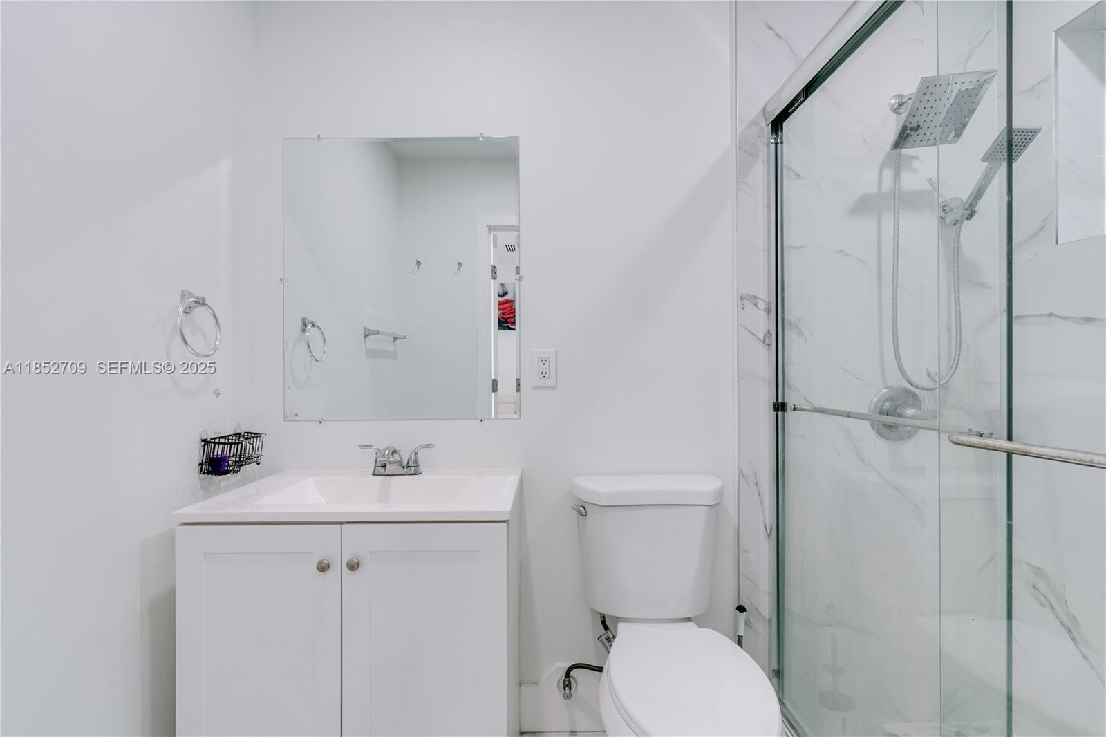 9311 Southwest 37th Street Miami, FL 33165 - Photo 24 of 39 Third Unit