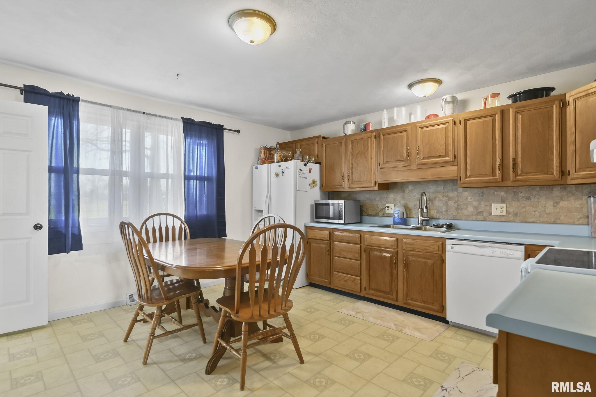 2142 Catalina Lane Springfield, IL 62702 - Photo 7 of 29