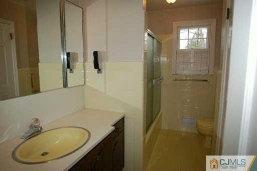 32 Beverly Road Union County, NJ 07901 - Photo 6 of 8 Gallery Image 6