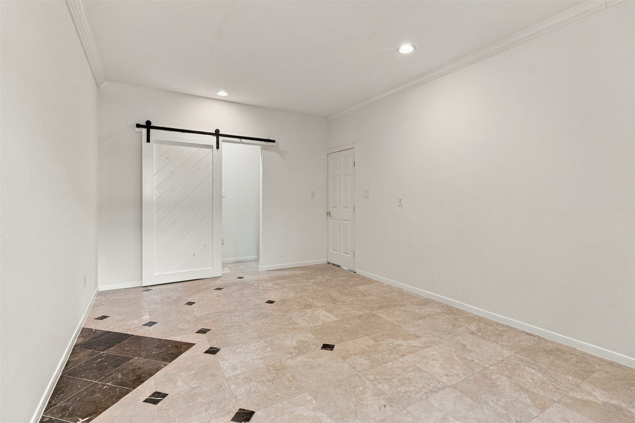 101 Rustic Lane Friendswood, TX 77546 - Photo 21 of 44 Large secondary bedroom downstairs!