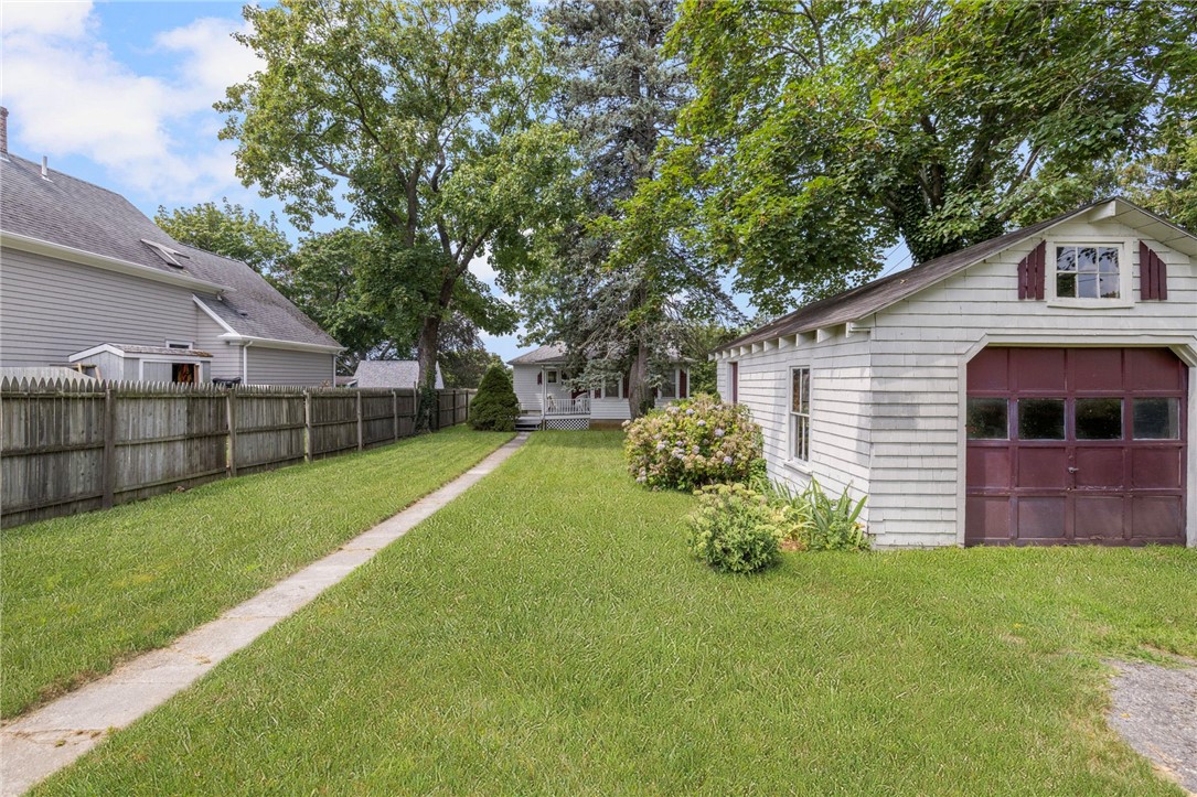 21 Quaker Road Tiverton, RI 02878 - Photo 41 of 50 Gallery Image 41