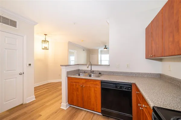 $1,575 | 204 East South Street, Unit 5054, Orlando, FL 32801