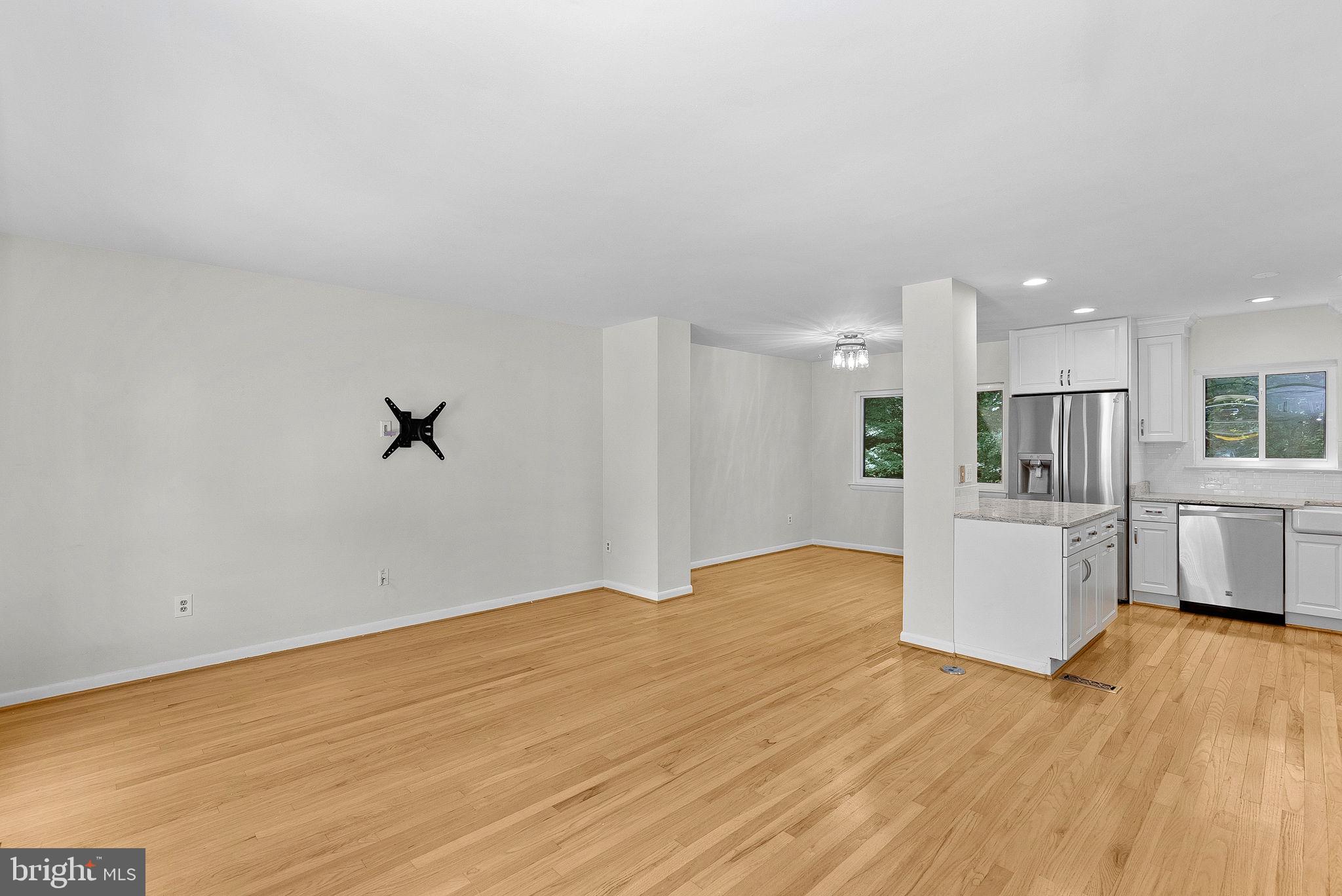 11986 Barrel Cooper Court Reston, VA 20191 - Photo 9 of 45