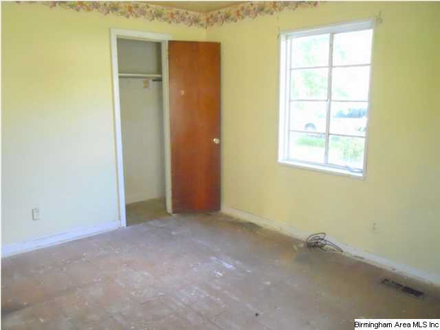 229 25th Street Southwest Birmingham, AL 35211 - Photo 17 of 21