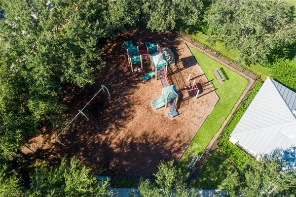 $2,100 | 2665 Citrus Street, Naples, FL 34120
