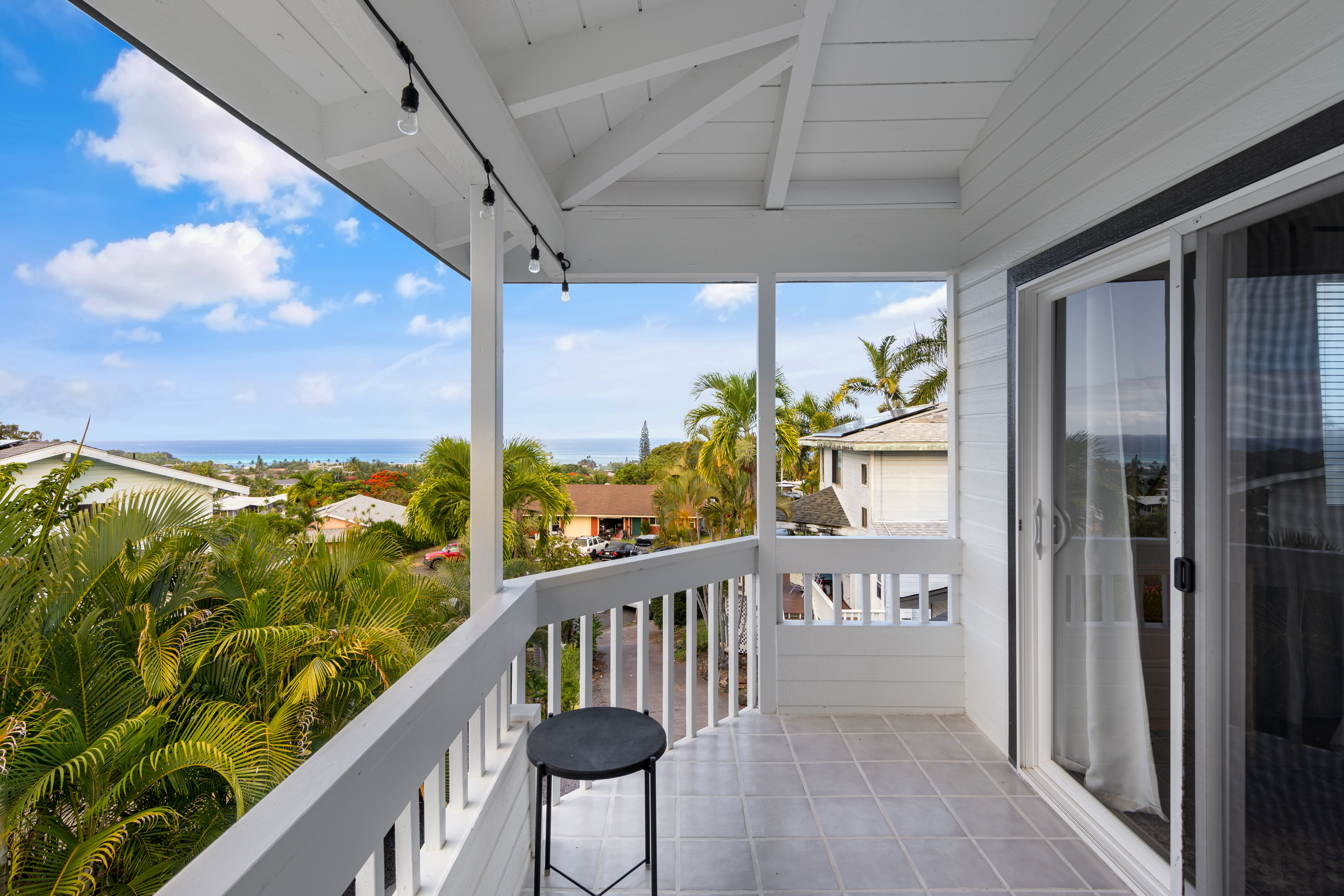 766122 A Royal Poinciana Way, Unit 2 Kailua-Kona, HI 96740 - Photo 22 of 24 a view of a balcony