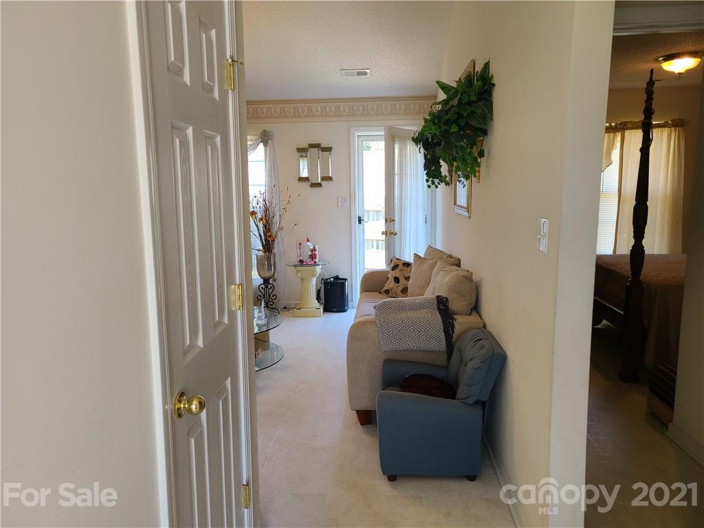6519 Sunman Road Charlotte, NC 28216 - Photo 3 of 11 Gallery Image 3