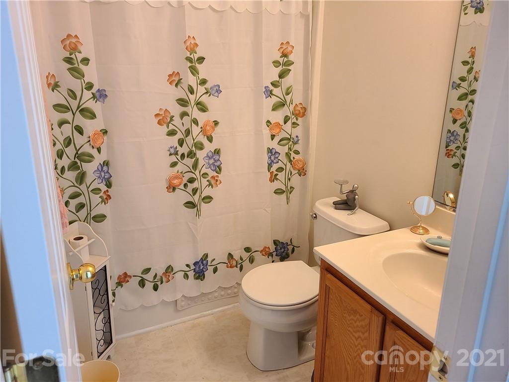 6519 Sunman Road Charlotte, NC 28216 - Photo 7 of 11 Gallery Image 7