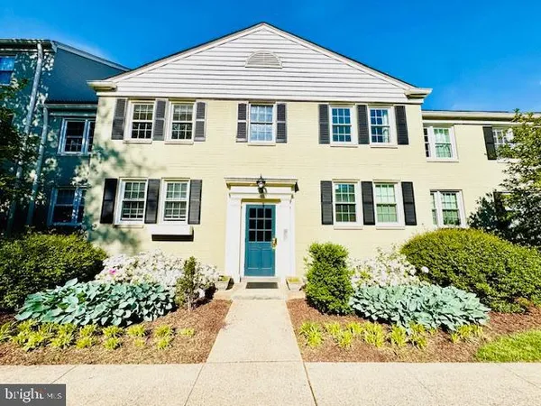 $2,000 | 1411 Belle View Boulevard, Unit B1, Alexandria, VA 22307