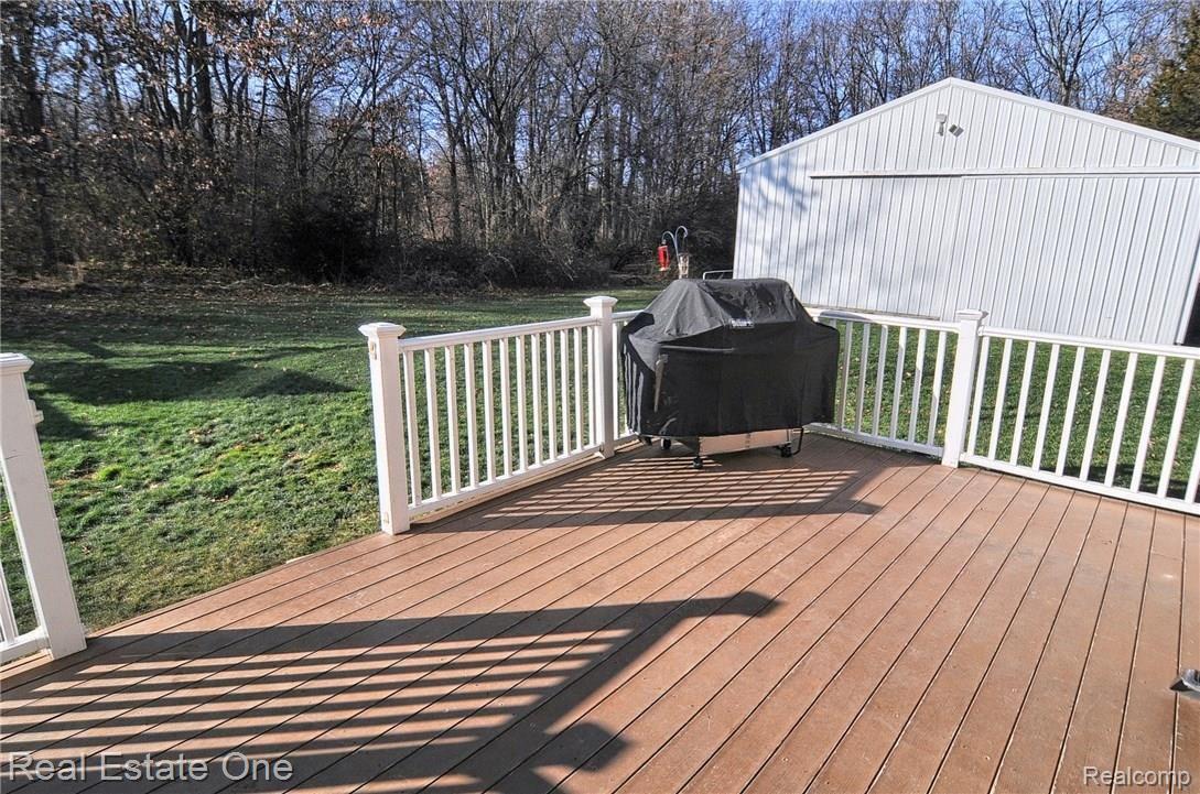 3815 East Coon Lake Road Howell, MI 48843 - Photo 26 of 30 Deck.jpg