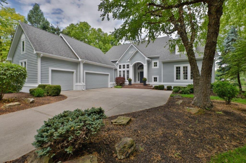 12246 Wayside Road Indianapolis, IN 46256 - Photo 3 of 25 Gallery Image 3