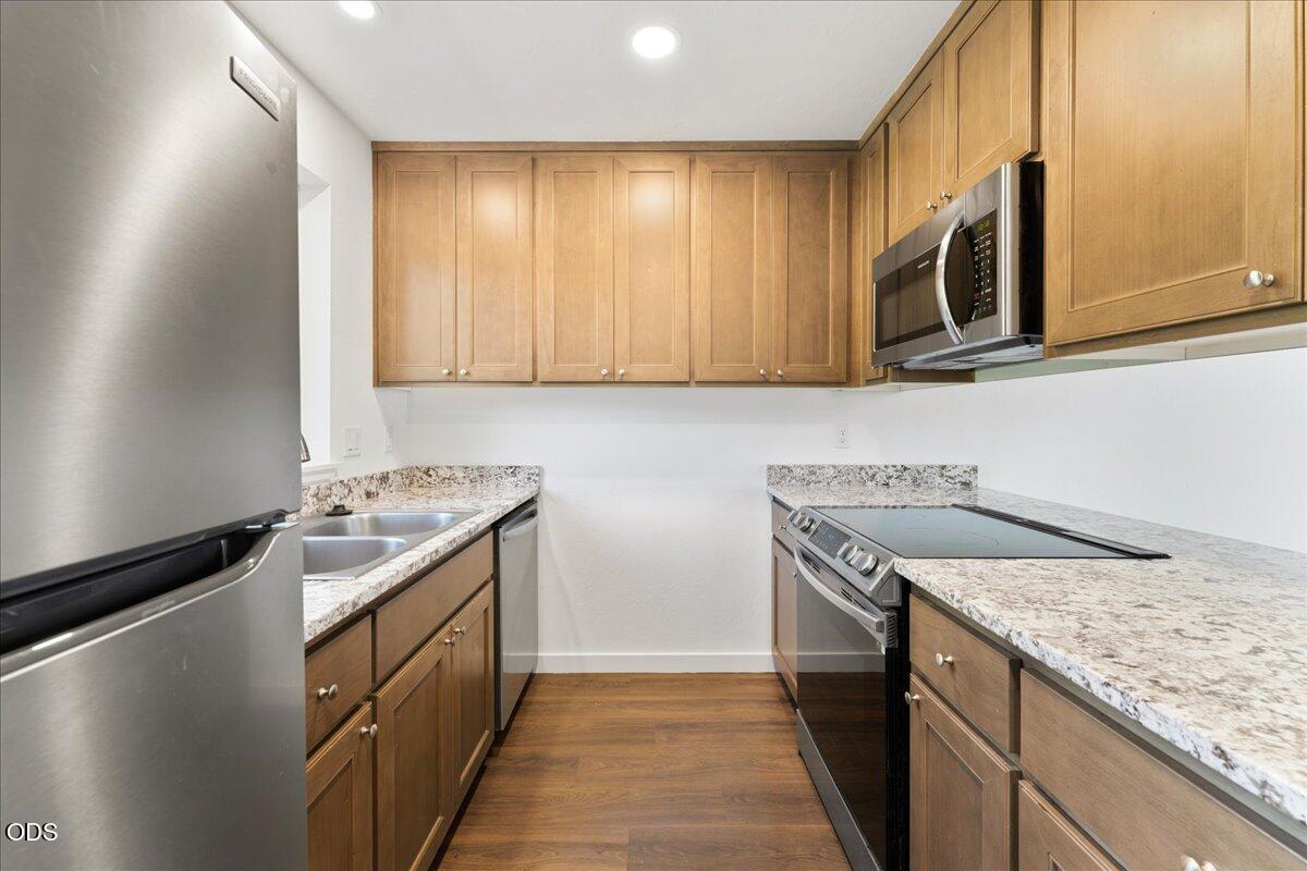 610 North Main Street, Unit 4D Phoenix, OR 97535 - Photo 6 of 20