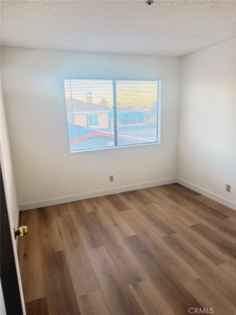 816 North Garfield Avenue, Unit B Alhambra, CA 91801 - Photo 3 of 12 an empty room with a window