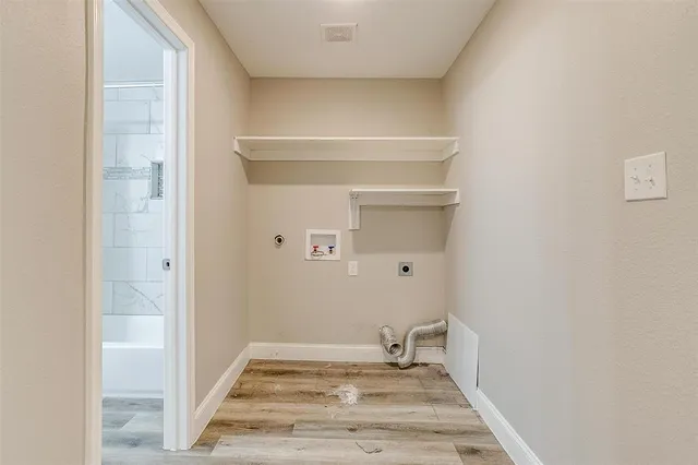 $1,500 | 727 Stamps Avenue, Fort Worth, TX 76114