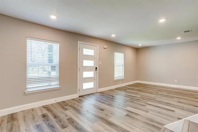 $1,500 | 727 Stamps Avenue, Fort Worth, TX 76114