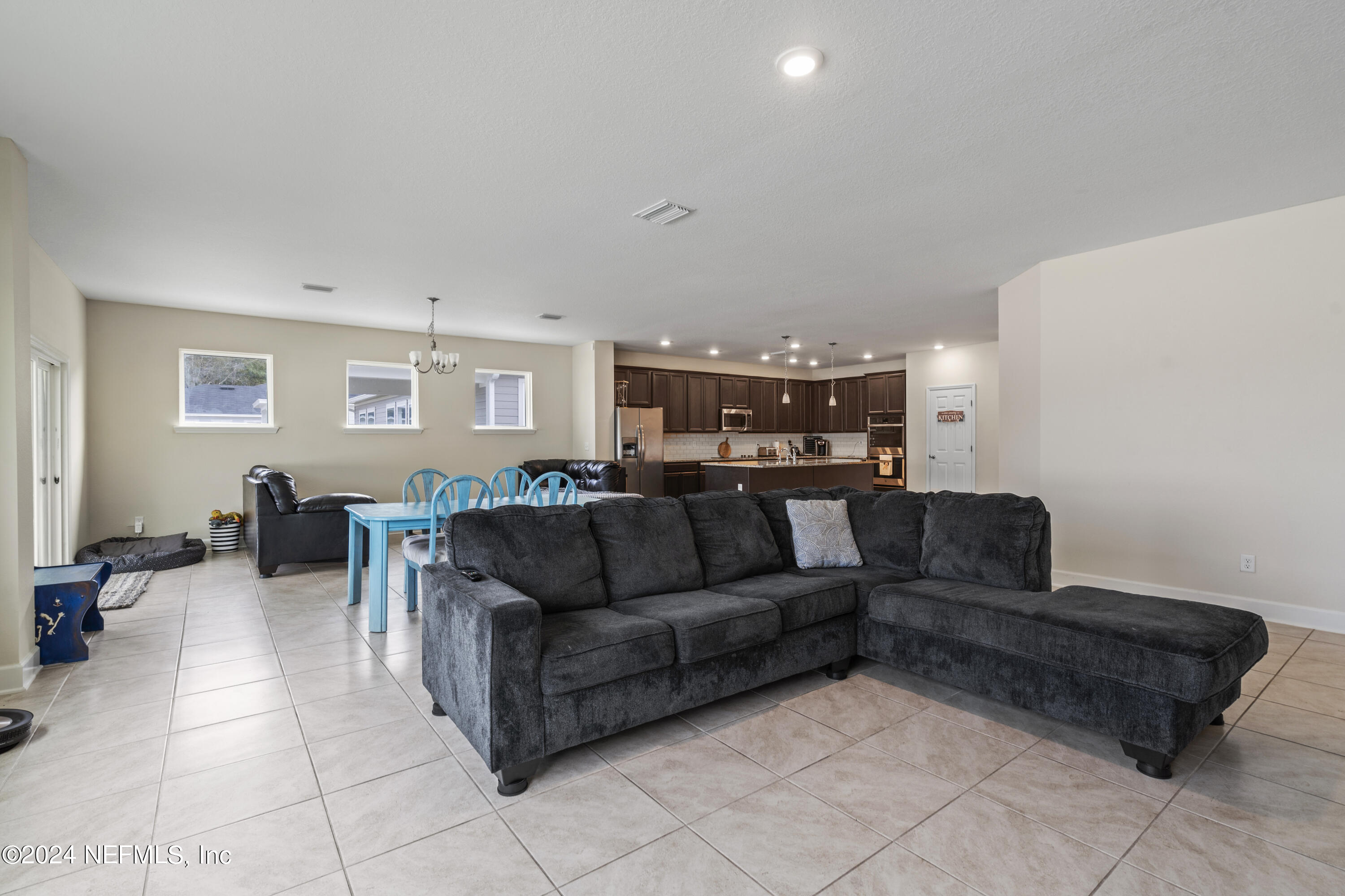 5633 Hampton Creek Road Jacksonville, FL 32218 - Photo 12 of 31 Main Living Space