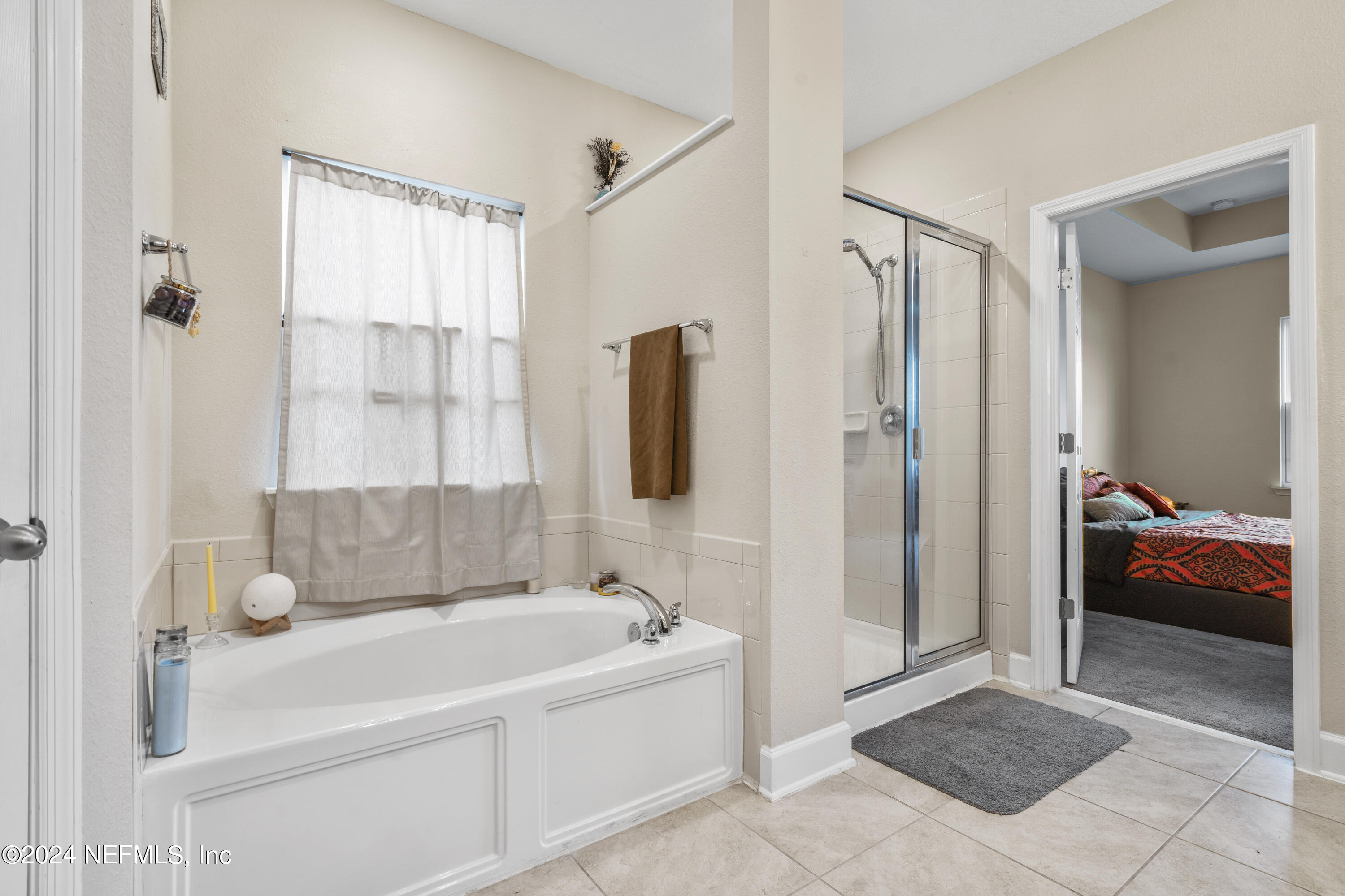 5633 Hampton Creek Road Jacksonville, FL 32218 - Photo 16 of 31 Separate Shower & Tub Owners Suite