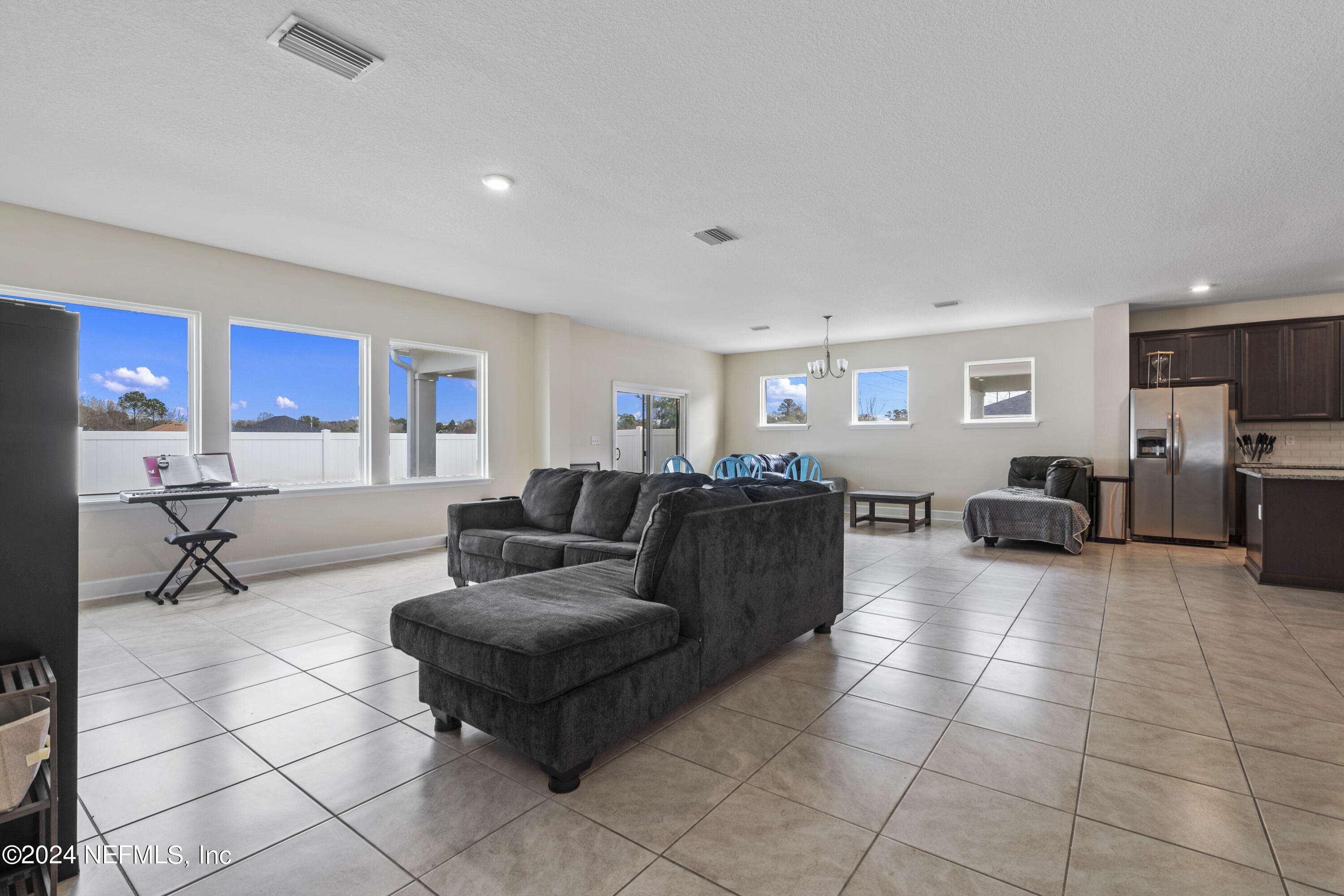 5633 Hampton Creek Road Jacksonville, FL 32218 - Photo 6 of 31 Spacious Main Living Space