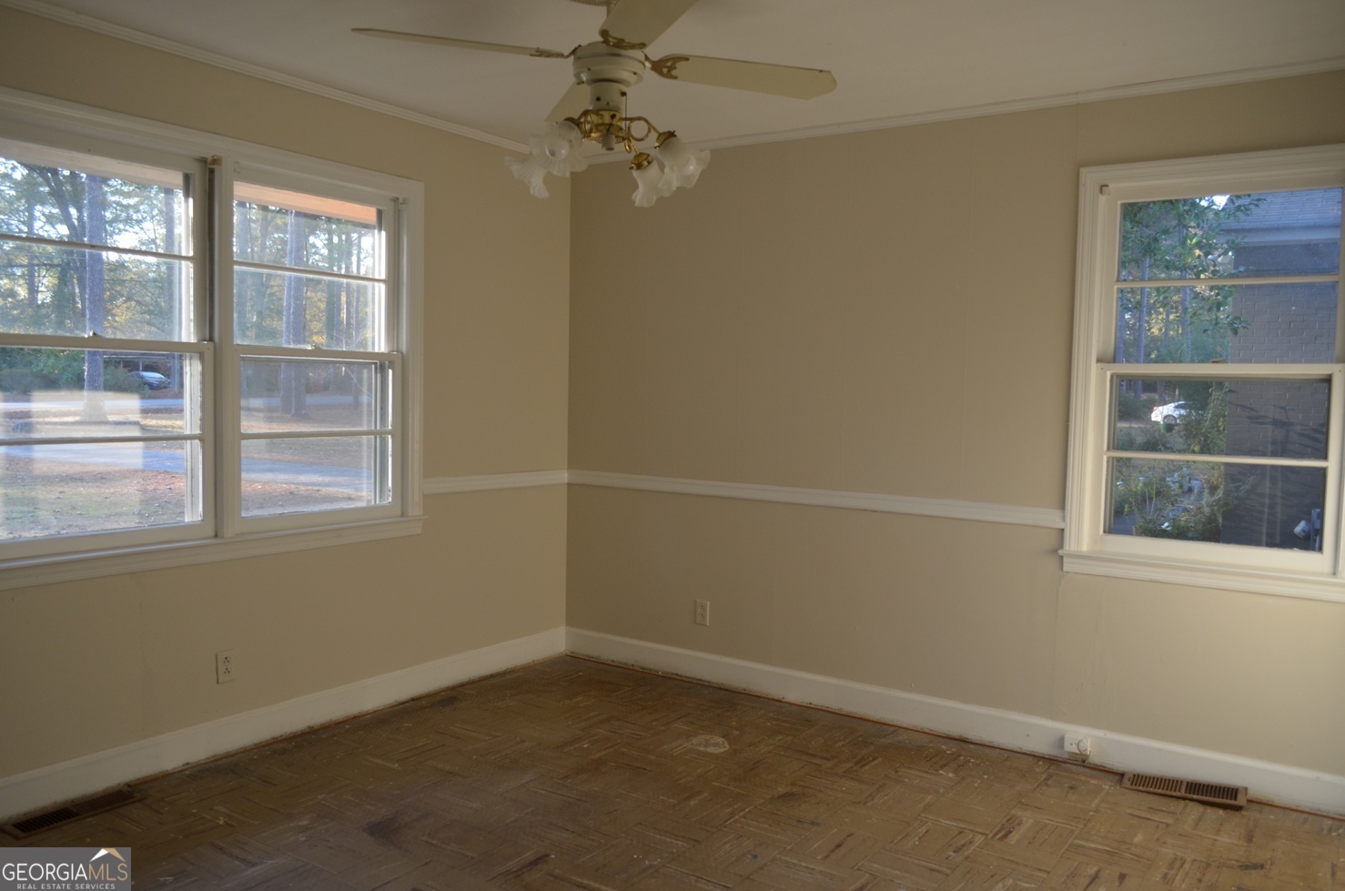 2655 Riverview Road Macon, GA 31204 - Photo 8 of 14 an empty room with a window