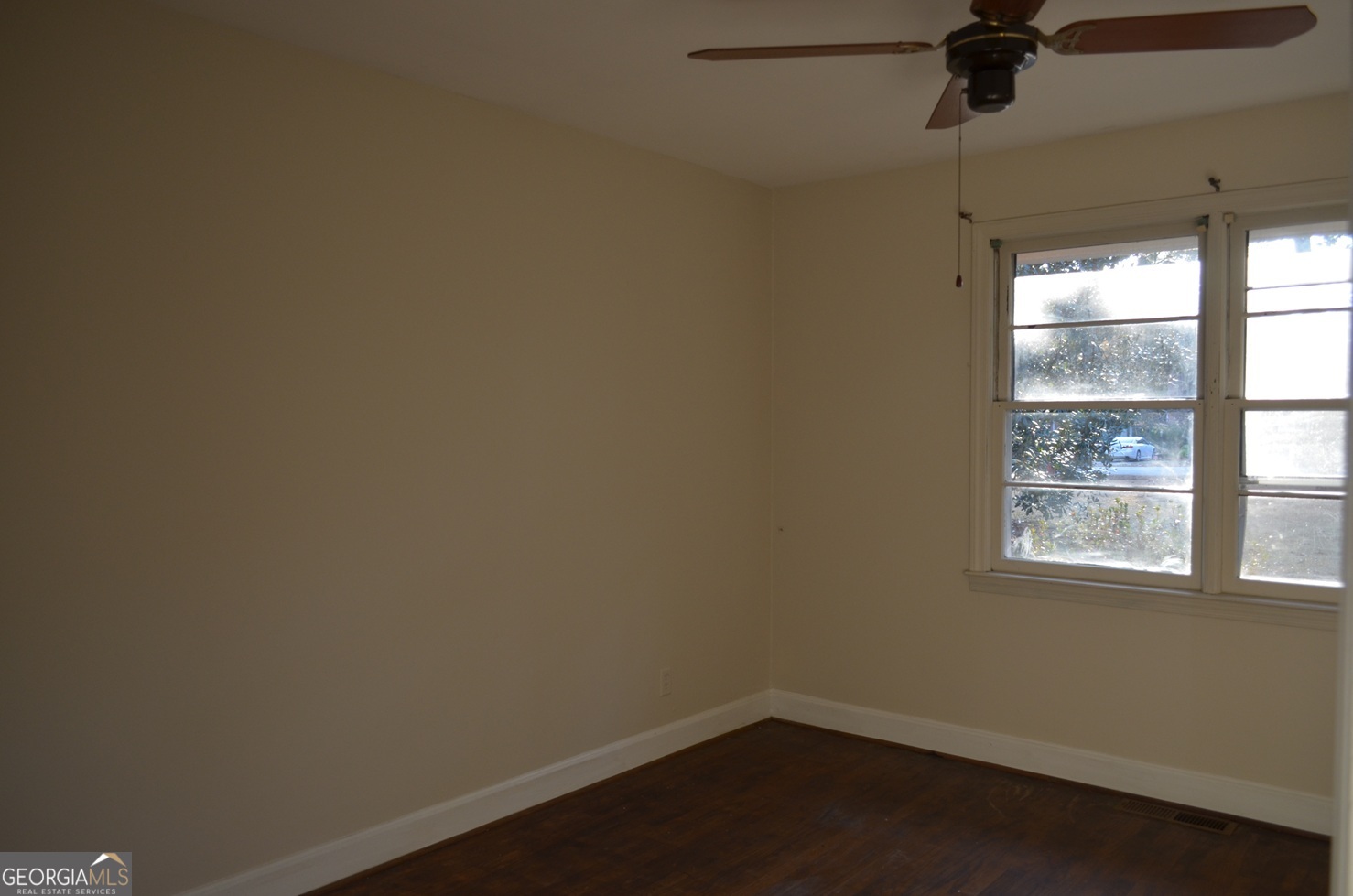 2655 Riverview Road Macon, GA 31204 - Photo 9 of 14 a small space with a window