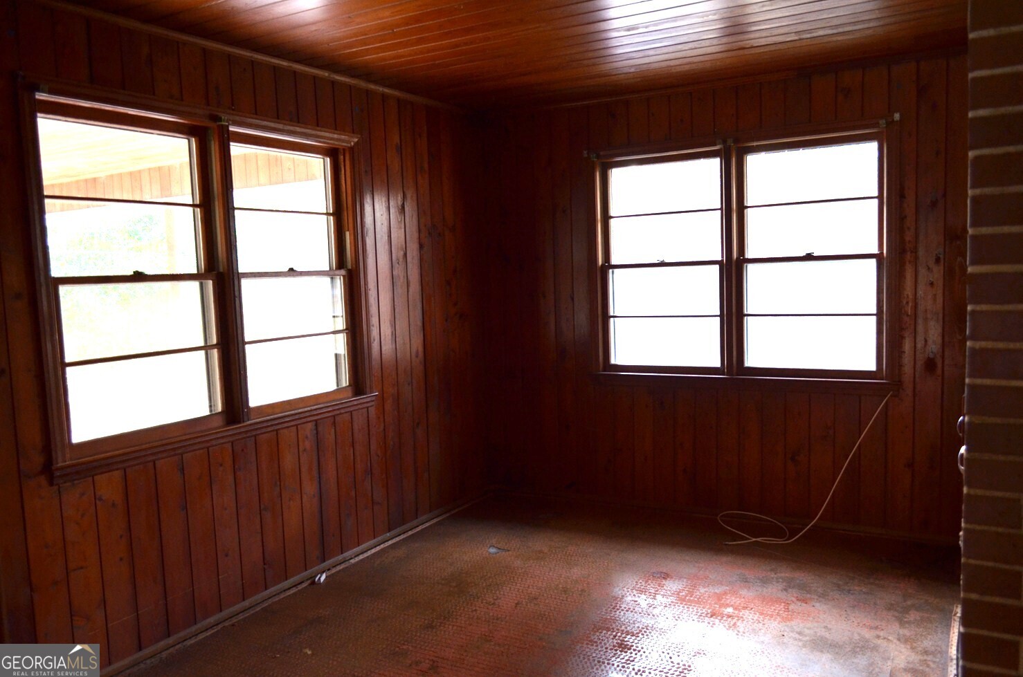2655 Riverview Road Macon, GA 31204 - Photo 10 of 14 a view of an empty room with a window