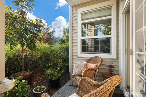 $539,950 | 1855 Trossachs Boulevard Southeast, Unit 2402, Sammamish, WA 98075