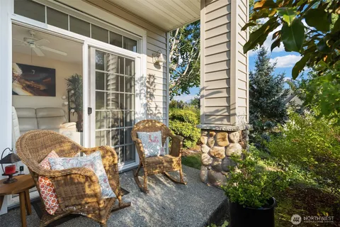 $539,950 | 1855 Trossachs Boulevard Southeast, Unit 2402, Sammamish, WA 98075