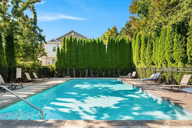 $548,000 | 1855 Trossachs Boulevard Southeast, Unit 2402, Sammamish, WA 98075