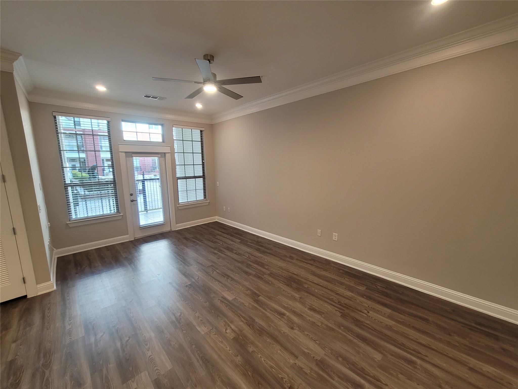 2111 Austin Street, Unit 306 Houston, TX 77002 - Photo 3 of 13