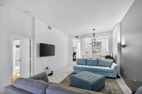 $180,000 | 9575 Weldon Circle, Unit C413, Tamarac, FL 33321