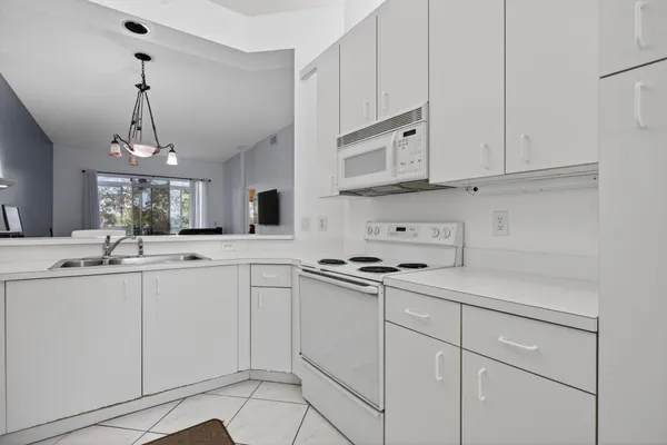 $180,000 | 9575 Weldon Circle, Unit C413, Tamarac, FL 33321