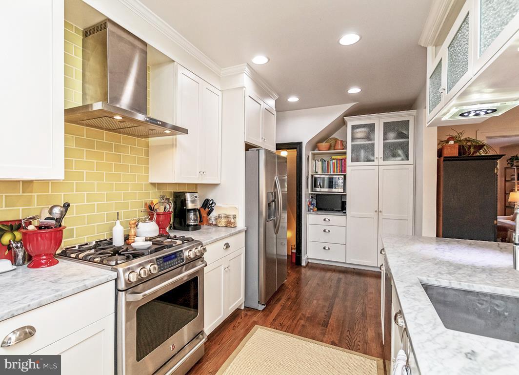 231 Hopkins Road Baltimore, MD 21212 - Photo 12 of 38 Kitchen