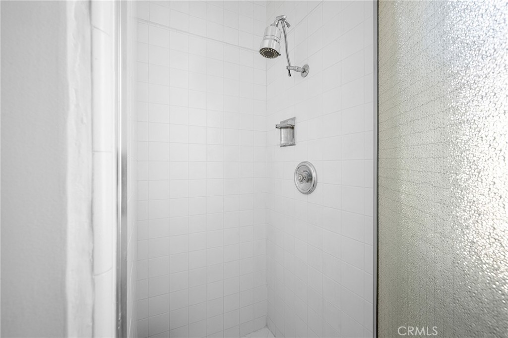 5435 Yarmouth Avenue, Unit 7 Encino, CA 91316 - Photo 23 of 31