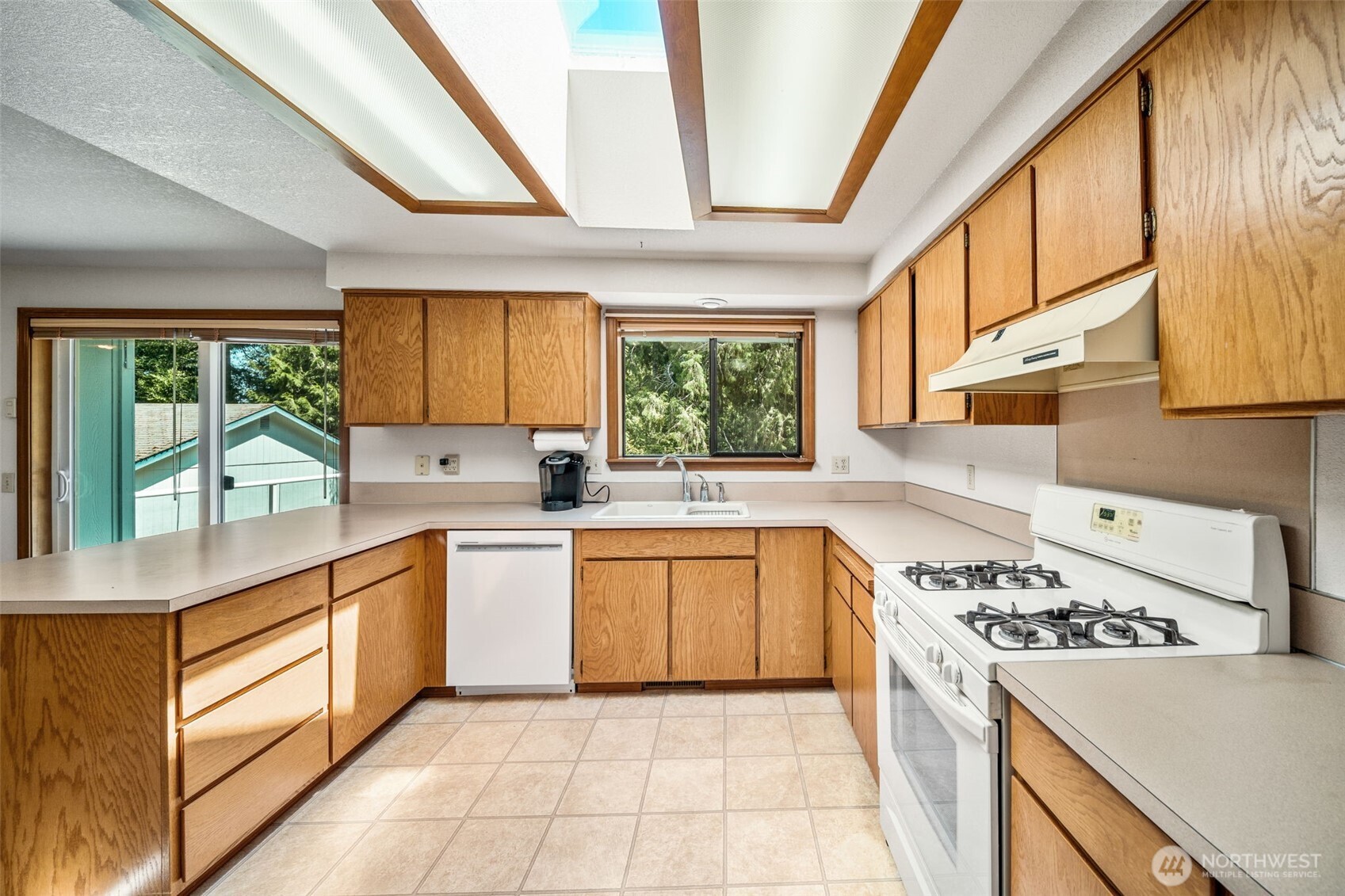 7718 Fairview Road Southwest Olympia, WA 98512 - Photo 4 of 33 Gallery Image 4