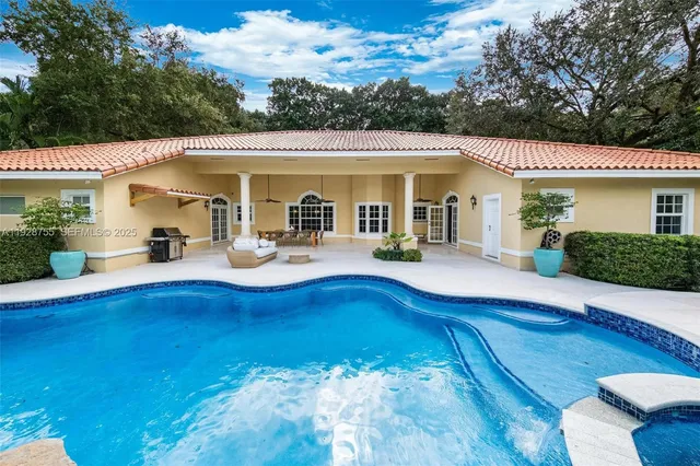 $20,000 | 1033 Almeria Avenue, Coral Gables, FL 33134