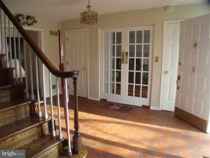 8 Flint Road Newark, DE 19711 - Photo 15 of 25 Foyer
