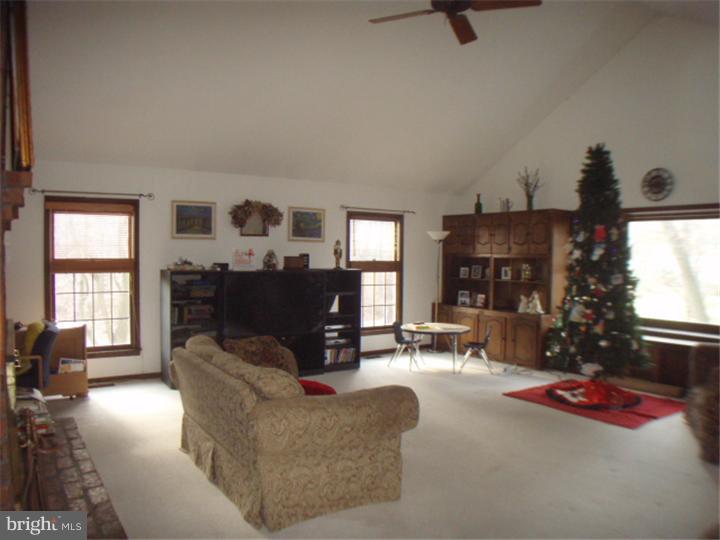 8 Flint Road Newark, DE 19711 - Photo 6 of 25 Family Room