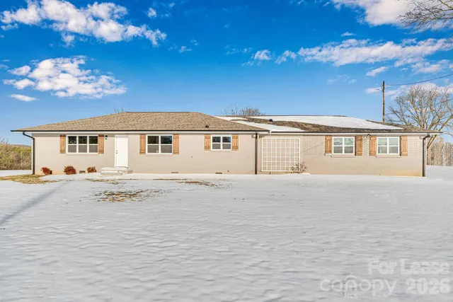 $2,000 | 2765 Long Circle, Iron Station, NC 28080