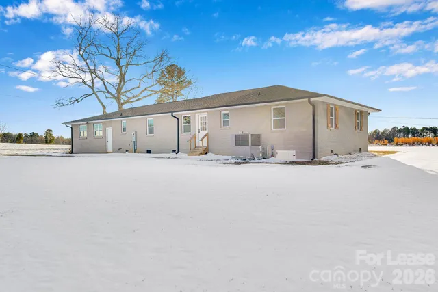 $2,000 | 2765 Long Circle, Iron Station, NC 28080