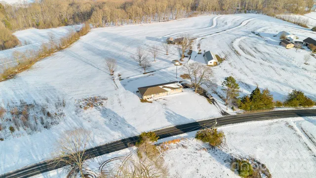 $2,000 | 2765 Long Circle, Iron Station, NC 28080