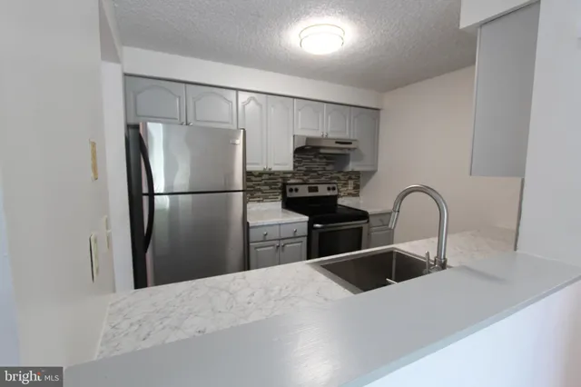 $2,500 | 7714 Tamarron Drive, Plainsboro, NJ 08536