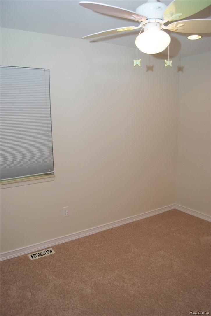 853 Lion Street Rochester, MI 48307 - Photo 10 of 11 bedroom4.jpg
