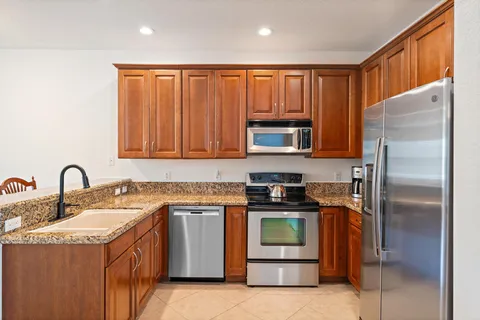 $449,990 | 238 West Thatch Palm Circle, Jupiter, FL 33458