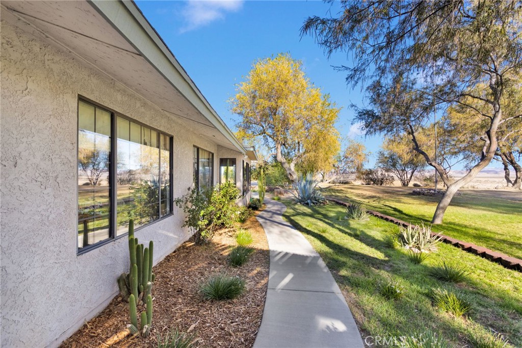 37404 Harvard Road Newberry Springs, CA 92365 - Photo 11 of 62