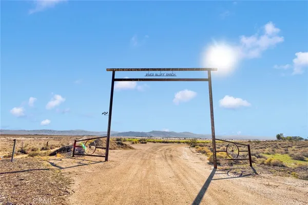 $949,900 | 37404 Harvard Road, Newberry Springs, CA 92365