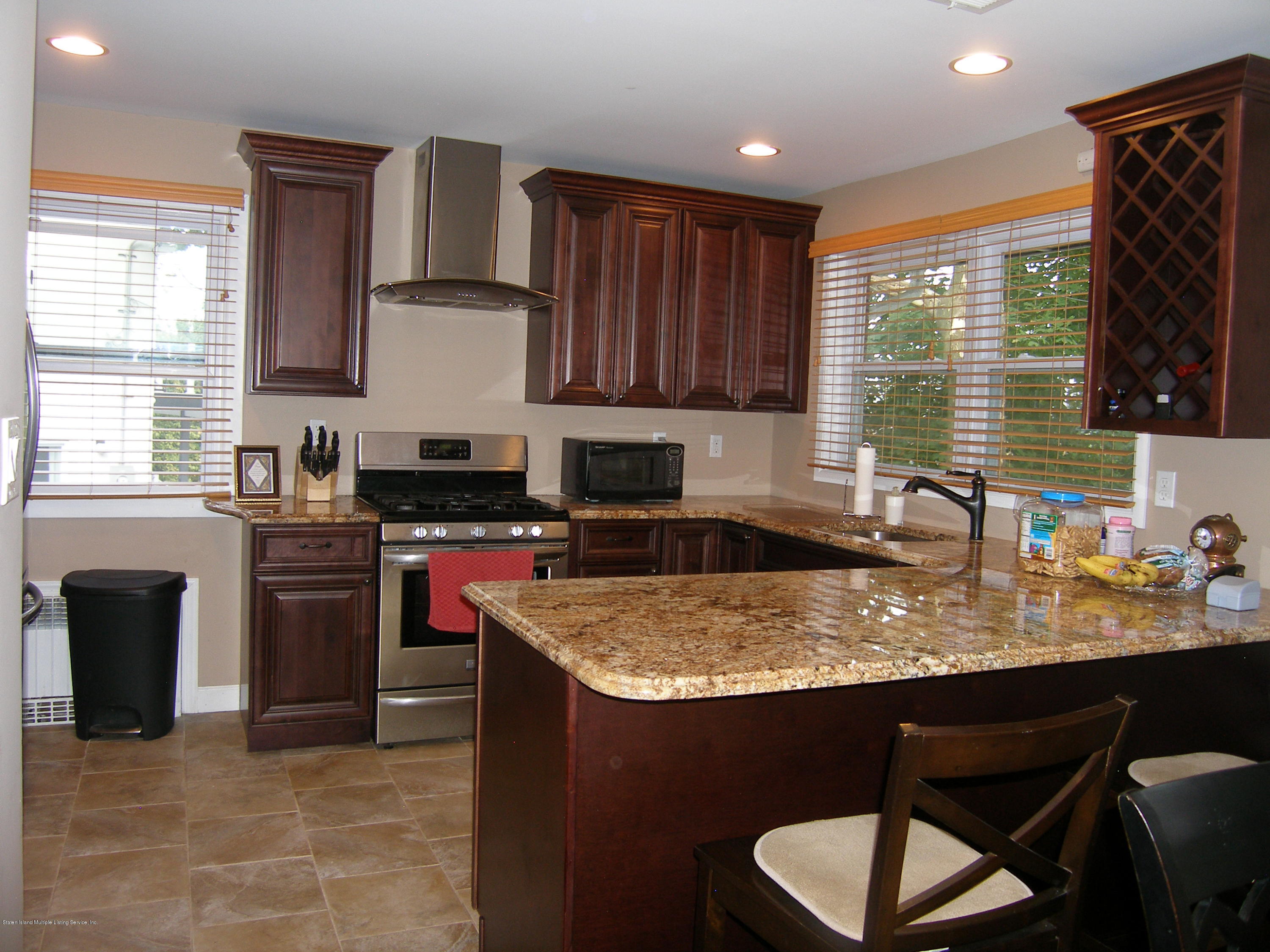 87 Longview Road Staten Island, NY 10304 - Photo 11 of 17 PA050600